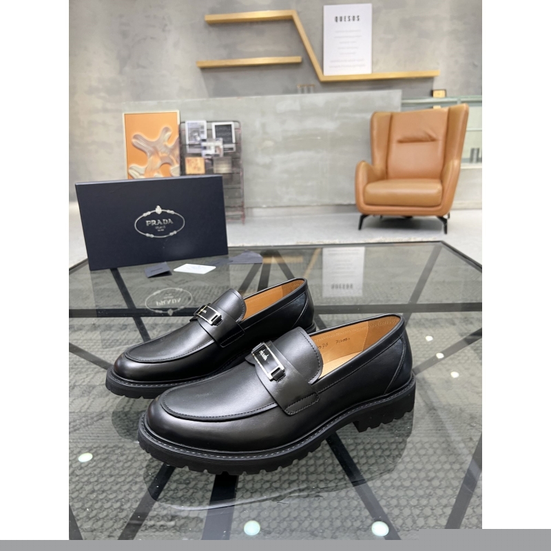 Pra*a leather shoes